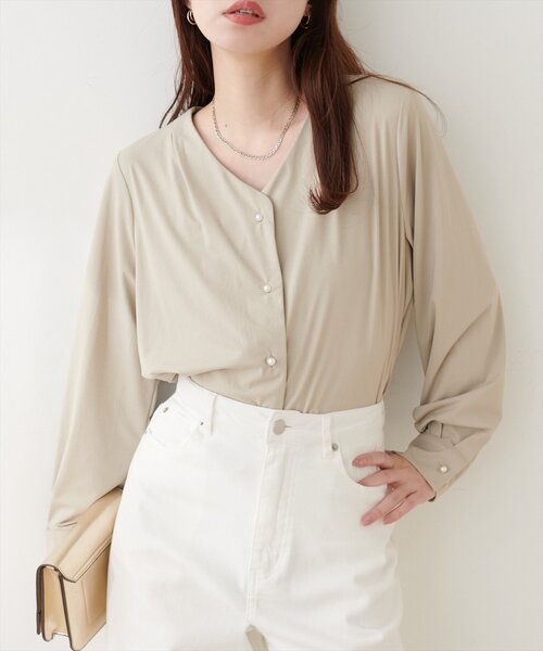 natural couture(ナチュラルクチュール)の「【sherbet line】接触冷感パール釦ブラウス(シャツ/ブラウス・レディース・ブラック/ベージュ/ミント/オフホワイト/ピンクベージュ・FREE)」の3枚目の写真