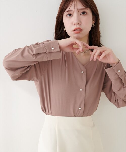 natural couture(ナチュラルクチュール)の「【sherbet line】接触冷感パール釦ブラウス(シャツ/ブラウス・レディース・ブラック/ベージュ/ミント/オフホワイト/ピンクベージュ・FREE)」の5枚目の写真