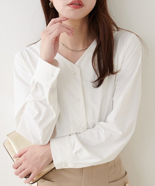 natural couture(ナチュラルクチュール)の「【sherbet line】接触冷感パール釦ブラウス(シャツ/ブラウス・レディース・ブラック/ベージュ/ミント/オフホワイト/ピンクベージュ・FREE)」の2枚目の写真
