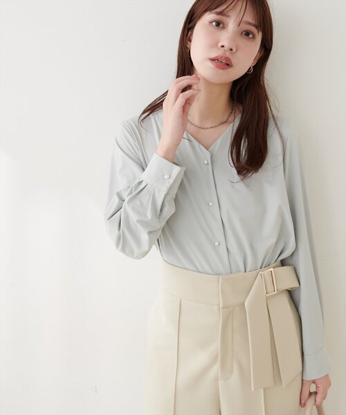 natural couture(ナチュラルクチュール)の「【sherbet line】接触冷感パール釦ブラウス(シャツ/ブラウス・レディース・ブラック/ベージュ/ミント/オフホワイト/ピンクベージュ・FREE)」の4枚目の写真