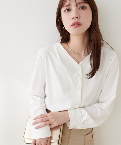 natural couture(ナチュラルクチュール)の「【sherbet line】接触冷感パール釦ブラウス(シャツ/ブラウス・レディース・ブラック/ベージュ/ミント/オフホワイト/ピンクベージュ・FREE)」の6枚目の写真