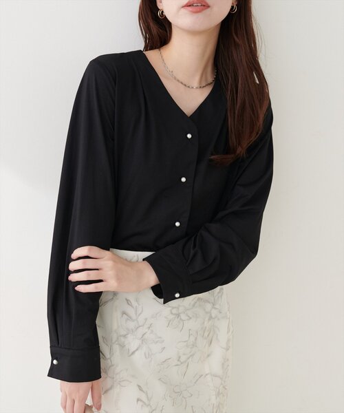 natural couture(ナチュラルクチュール)の「【sherbet line】接触冷感パール釦ブラウス(シャツ/ブラウス・レディース・ブラック/ベージュ/ミント/オフホワイト/ピンクベージュ・FREE)」の11枚目の写真