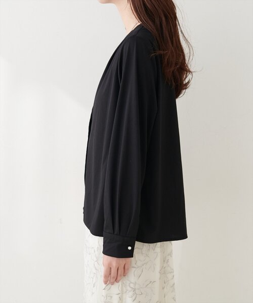 natural couture(ナチュラルクチュール)の「【sherbet line】接触冷感パール釦ブラウス(シャツ/ブラウス・レディース・ブラック/ベージュ/ミント/オフホワイト/ピンクベージュ・FREE)」の15枚目の写真