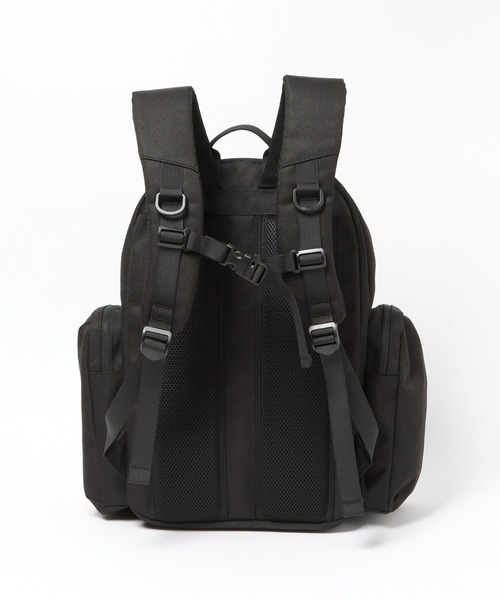 GLOBAL WORK(グローバルワーク)の「撥水拡張リュック40L/1063399(バックパック/リュック・キッズ・ブラック/オフホワイト・ONESIZE)」の16枚目の写真