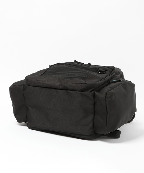 GLOBAL WORK(グローバルワーク)の「撥水拡張リュック40L/1063399(バックパック/リュック・キッズ・ブラック/オフホワイト・ONESIZE)」の17枚目の写真