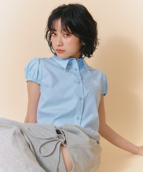 REDYAZEL(レディアゼル)の「パールチャームカラーキャップスリーブブラウス(シャツ/ブラウス・レディース・ブラック/ブルー/オフホワイト・FREE)」の20枚目の写真