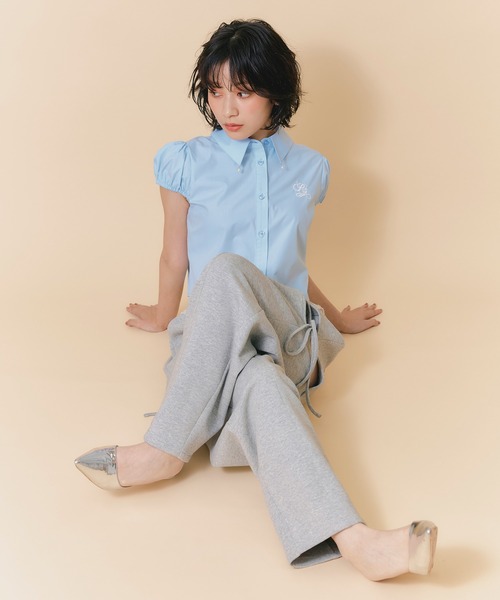 REDYAZEL(レディアゼル)の「パールチャームカラーキャップスリーブブラウス(シャツ/ブラウス・レディース・ブラック/ブルー/オフホワイト・FREE)」の21枚目の写真