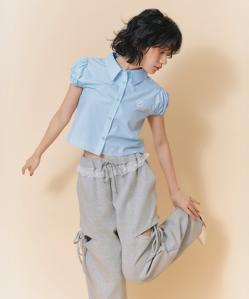 REDYAZEL(レディアゼル)の「パールチャームカラーキャップスリーブブラウス(シャツ/ブラウス・レディース・ブラック/ブルー/オフホワイト・FREE)」の22枚目の写真