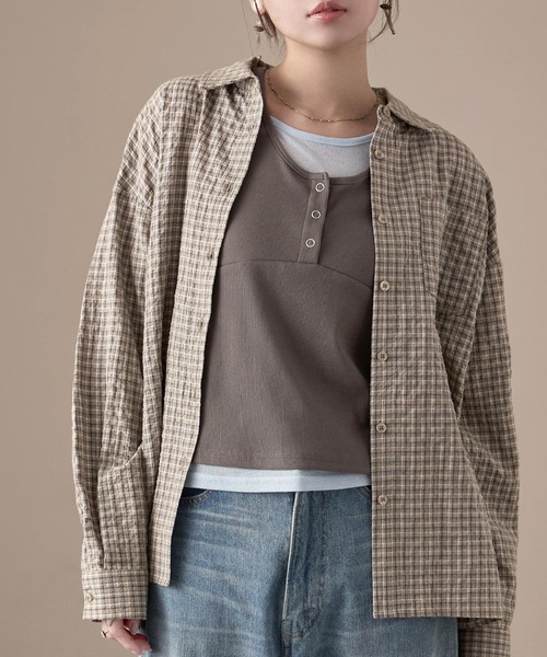 Fashion Letter（ファッションレター）の「リブ×シアーリブ レイヤード風ヘンリーネックタンクトップ（タンクトップ・レディース・ブラウン/グレー/ネイビー/ブラック・M）」の7枚目の写真