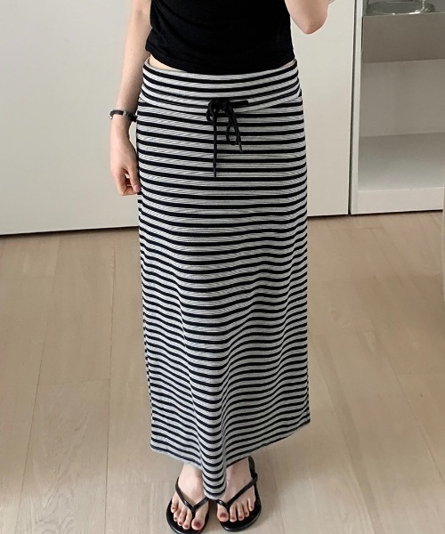 Aelina(エリナ)の「ボーダー柄ニットスカート(スカート・レディース・ブラック/グレー/ブルー・FREE)」の20枚目の写真