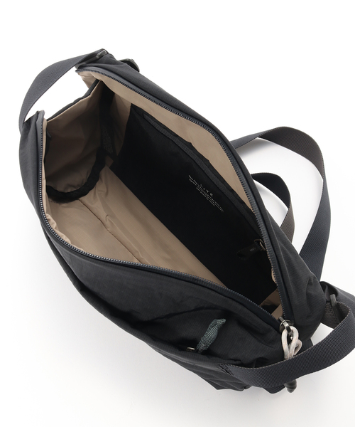417 EDIFICE（フォーワンセブンエディフィス）の「BELLROY Lite Sling（ショルダーバッグ・メンズ・チャコールグレー/ブラック・FREE）」の6枚目の写真