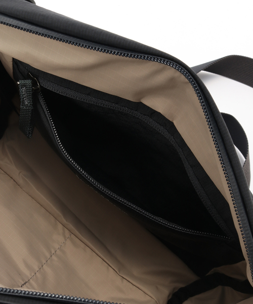 417 EDIFICE（フォーワンセブンエディフィス）の「BELLROY Lite Sling（ショルダーバッグ・メンズ・チャコールグレー/ブラック・FREE）」の7枚目の写真