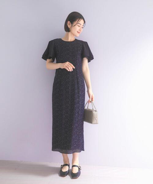 URBAN RESEARCH ROSSO WOMEN(アーバンリサーチ ロッソ)の「kaene パイピングスリーブラメドビードレス(ワンピース・レディース・ブラック/モカ・36)」の2枚目の写真