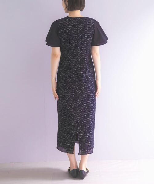 URBAN RESEARCH ROSSO WOMEN(アーバンリサーチ ロッソ)の「kaene パイピングスリーブラメドビードレス(ワンピース・レディース・ブラック/モカ・36)」の8枚目の写真