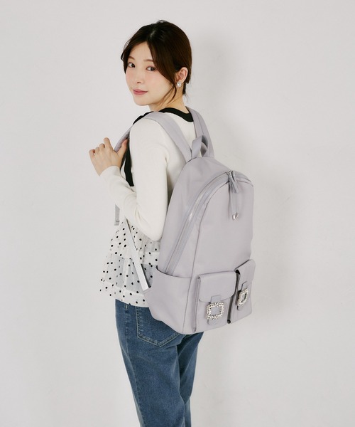 tocco closet(トッコ クローゼット)の「ビジューバックル付きナイロンバッグ(バックパック/リュック・レディース・ブラック/ネイビー/グレー・FREE)」の9枚目の写真