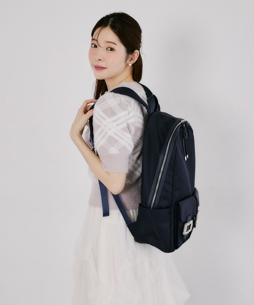tocco closet(トッコ クローゼット)の「ビジューバックル付きナイロンバッグ(バックパック/リュック・レディース・ブラック/ネイビー/グレー・FREE)」の12枚目の写真