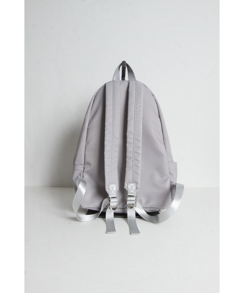 tocco closet(トッコ クローゼット)の「ビジューバックル付きナイロンバッグ(バックパック/リュック・レディース・ブラック/ネイビー/グレー・FREE)」の20枚目の写真