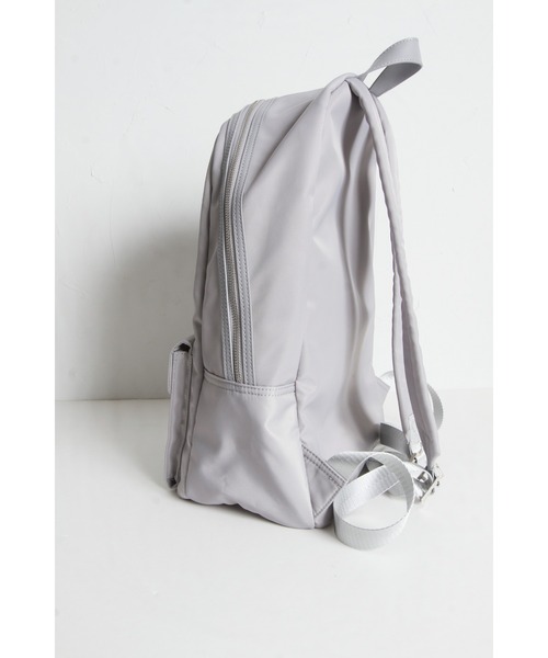 tocco closet(トッコ クローゼット)の「ビジューバックル付きナイロンバッグ(バックパック/リュック・レディース・ブラック/ネイビー/グレー・FREE)」の21枚目の写真