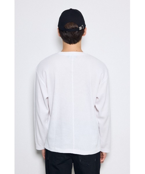 AZUL by moussy(アズールバイマウジー)の「ワッフル長袖トップス 秋服 春服 長袖 無地 シンプル(Tシャツ/カットソー・メンズ・ライトグレー/ブラック/ホワイト・MEDIUM/SMALL/LARGE)」の9枚目の写真