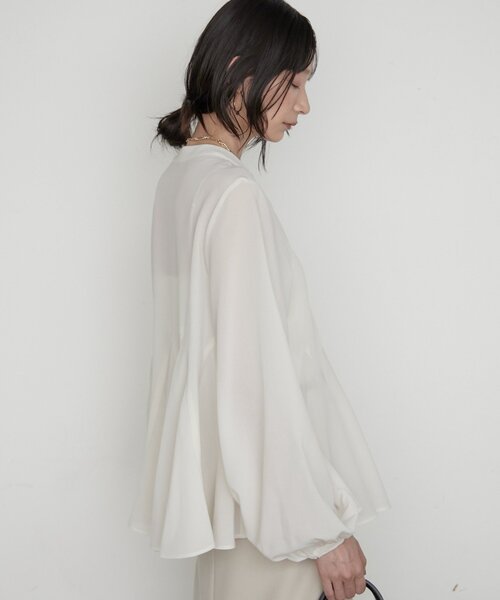 LOUNGEDRESS(ラウンジドレス)の「《美シルエット》ペプラムVブラウス 秋服(シャツ/ブラウス・レディース・パープル/アイボリー/ブラウン・FREE)」の19枚目の写真