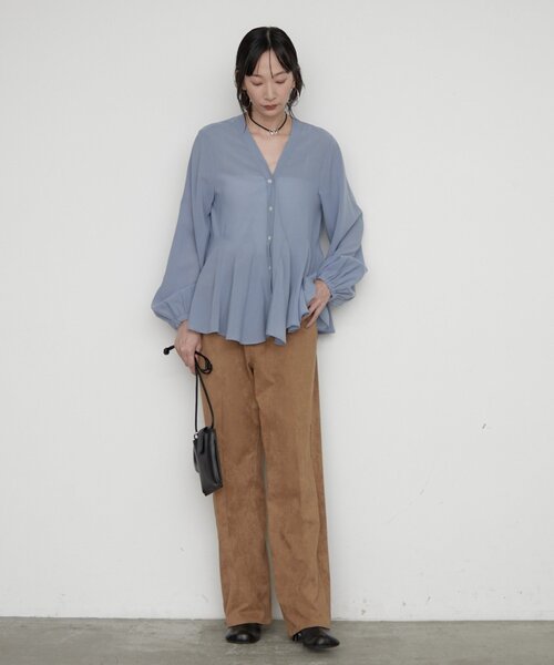 LOUNGEDRESS(ラウンジドレス)の「《美シルエット》ペプラムVブラウス 秋服(シャツ/ブラウス・レディース・パープル/アイボリー/ブラウン・FREE)」の6枚目の写真
