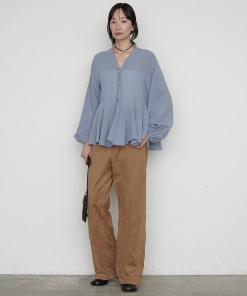 LOUNGEDRESS(ラウンジドレス)の「《美シルエット》ペプラムVブラウス 秋服(シャツ/ブラウス・レディース・パープル/アイボリー/ブラウン・FREE)」の8枚目の写真