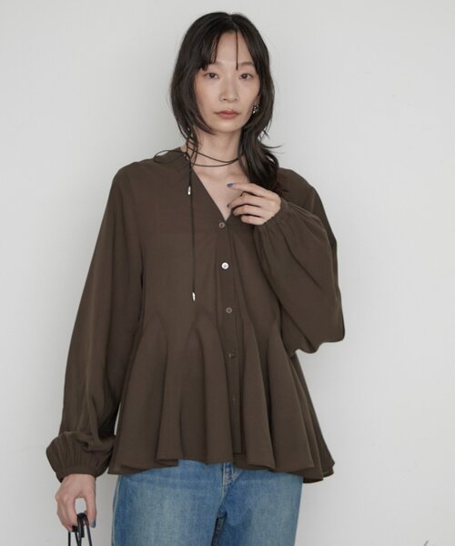 LOUNGEDRESS(ラウンジドレス)の「《美シルエット》ペプラムVブラウス 秋服(シャツ/ブラウス・レディース・パープル/アイボリー/ブラウン・FREE)」の13枚目の写真