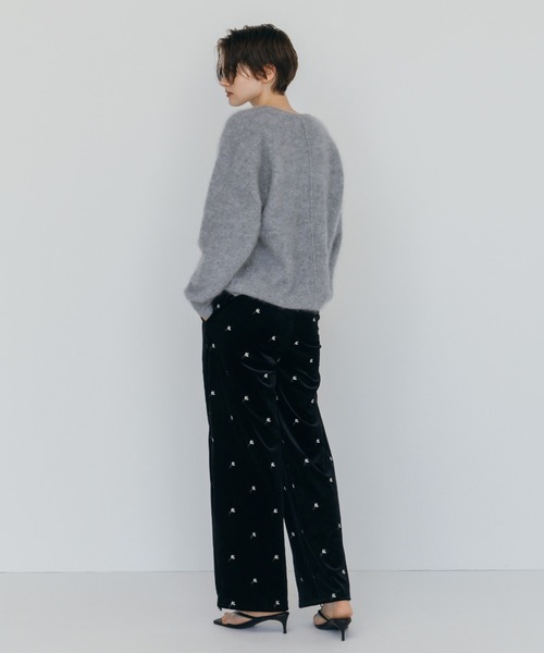 CREDONA(クレドナ)の「FLOWER EMBROIDERY VELOR PANTS/フラワーエンブロイダリーベロアパンツ(その他パンツ・レディース・ブラック/ブラウン・FREE)」の6枚目の写真