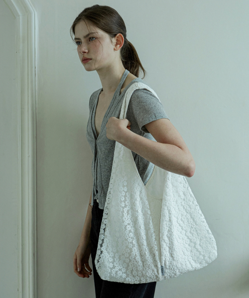 VALLUAT(バリュエット)の「Flolly Bag_Ivory(ショルダーバッグ・レディース・その他・FREE)」の1枚目の写真