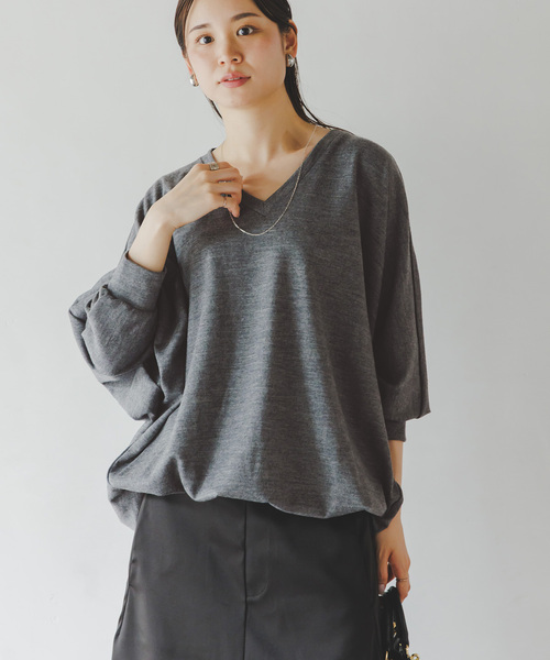 COGTHEBIGSMOKE(コグザビッグスモーク)の「COG THE BIGSMOKE/コグザビッグスモーク ORI V NECK TOP(Tシャツ/カットソー・レディース・ライトグレー/アイボリー/レッド・FREE)」の9枚目の写真