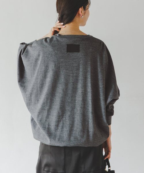 COGTHEBIGSMOKE(コグザビッグスモーク)の「COG THE BIGSMOKE/コグザビッグスモーク ORI V NECK TOP(Tシャツ/カットソー・レディース・ライトグレー/アイボリー/レッド・FREE)」の11枚目の写真