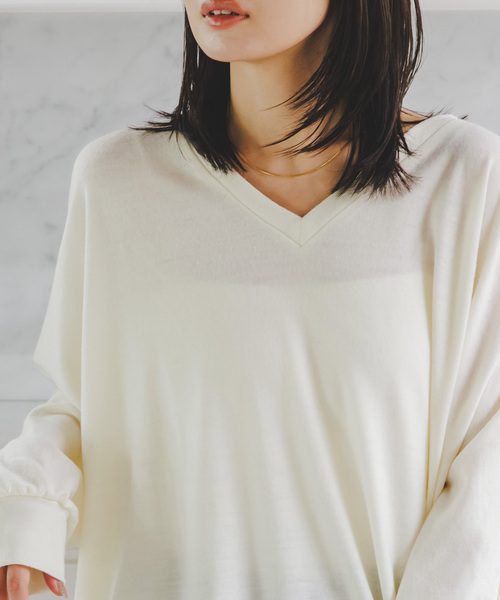 COGTHEBIGSMOKE(コグザビッグスモーク)の「COG THE BIGSMOKE/コグザビッグスモーク ORI V NECK TOP(Tシャツ/カットソー・レディース・ライトグレー/アイボリー/レッド・FREE)」の15枚目の写真