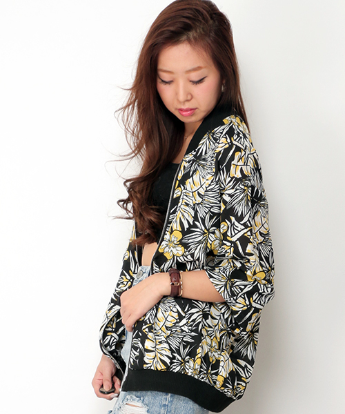 VENCEEXCHANGE（ヴァンスエクスチェンジ）の「ボタニカル柄ブルゾン（ブルゾン・レディース・イエロー・MEDIUM）」の3枚目の写真