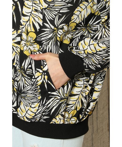 VENCEEXCHANGE（ヴァンスエクスチェンジ）の「ボタニカル柄ブルゾン（ブルゾン・レディース・イエロー・MEDIUM）」の11枚目の写真