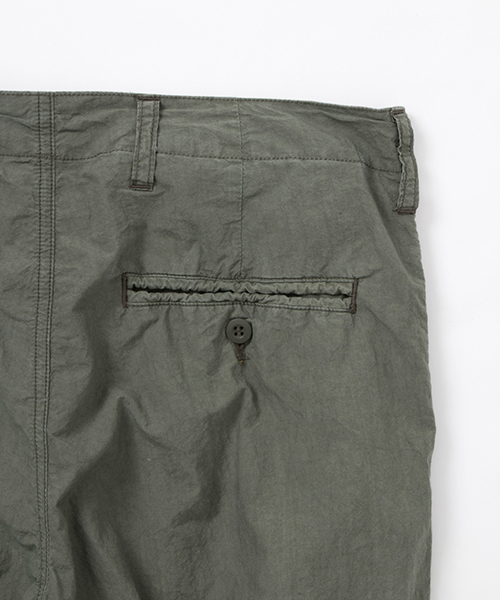 WORK NOT WORK URBAN RESEARCH(ワークノットワークアーバンリサーチ)の「WORK NOT WORK タイプライタールーズフィットパンツ(その他パンツ・メンズ・オリーブ・MEDIUM/LARGE/SMALL)」の7枚目の写真