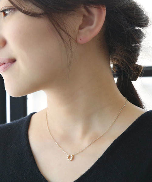 colleca la（コレカラ）の「ホースシューネックレス（ネックレス・レディース・ゴールド/シルバー・ﾌﾘ-）」の7枚目の写真