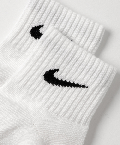 NIKE（ナイキ）の「NIKE/ 3Pコットンクッションクォーターソックス（ソックス/靴下・メンズ・ホワイト/ブラック/マルチ・25-27/27-29）」の4枚目の写真