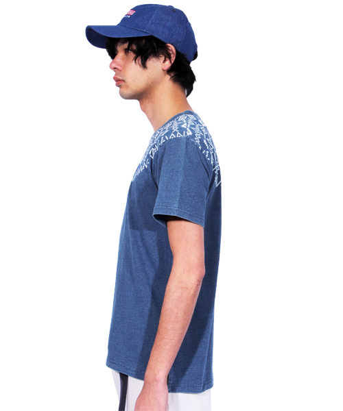 ８(eight)（エイト）の「ネイティブ 半袖Tシャツ インディゴ（Tシャツ/カットソー・メンズ・ブルー/ホワイト/インディゴブルー・MEDIUM/LARGE/X-LARGE）」の17枚目の写真