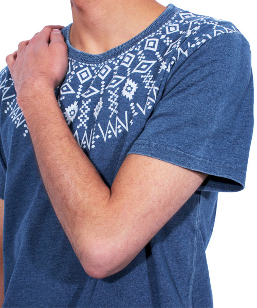 ８(eight)（エイト）の「ネイティブ 半袖Tシャツ インディゴ（Tシャツ/カットソー・メンズ・ブルー/ホワイト/インディゴブルー・MEDIUM/LARGE/X-LARGE）」の11枚目の写真