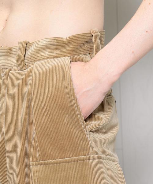 H BEAUTY&YOUTH UNITED ARROWS(エイチビューティーアンドユースユナイテッドアローズ)の「<H>CORDUROY CARGO SHORT PANTS/ショーツ ◆(カーゴパンツ・メンズ・ホワイト/ベージュ・LARGE/MEDIUM/SMALL)」の7枚目の写真