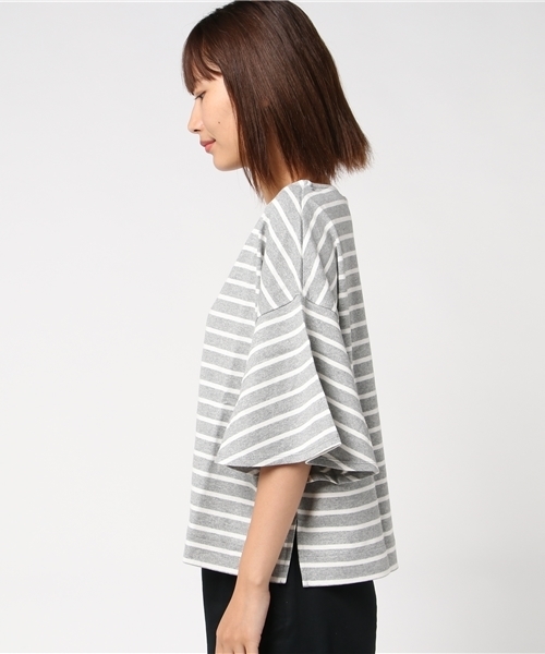 earth music&ecology（アースミュージックアンドエコロジー）の「ビックマリンボーダーフレアスリーブプルオーバー（Tシャツ/カットソー・レディース・オフホワイト/ネイビー/杢グレー/ブラウン・FREE）」の6枚目の写真