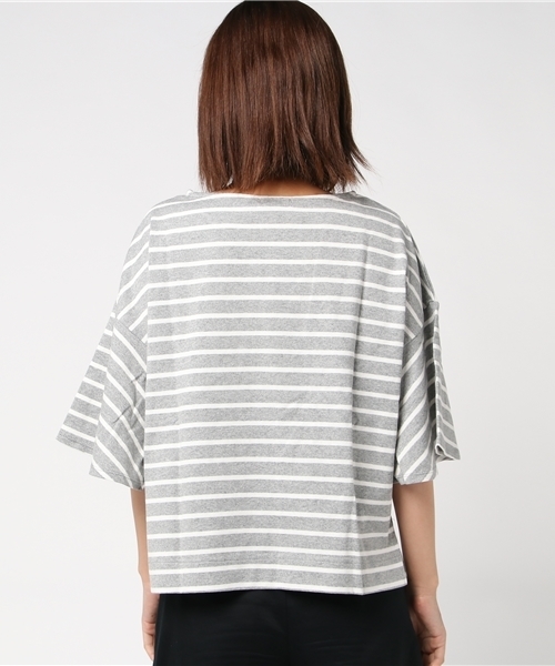 earth music&ecology（アースミュージックアンドエコロジー）の「ビックマリンボーダーフレアスリーブプルオーバー（Tシャツ/カットソー・レディース・オフホワイト/ネイビー/杢グレー/ブラウン・FREE）」の7枚目の写真