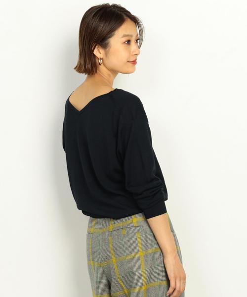 BEAUTY&YOUTH UNITED ARROWS（ビューティーアンドユースユナイテッドアローズ）の「BY∴ バックVネックニット ◆（ニット/セーター・レディース・ナチュラル/ネイビー/レッド/オレンジ・FREE）」の3枚目の写真