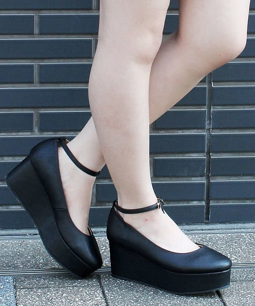 WEGO（ウィゴー）の「厚底ストラップパンプス（パンプス・レディース・ブラック/パープル/その他1・23.5/24.5）」の2枚目の写真