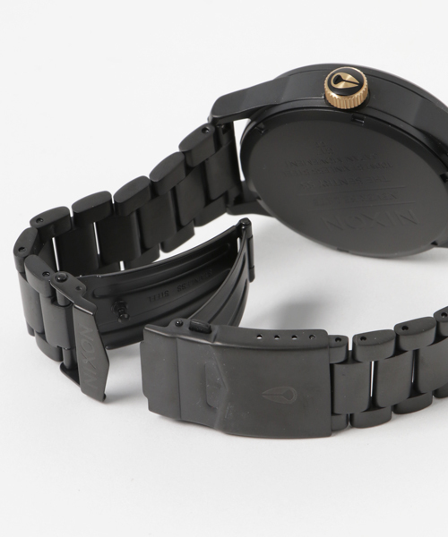 NIXON(ニクソン)の「SENTRY SS NA3561041-00 MATTE BLACK/GOLD(アナログ腕時計・メンズ・ブラック・FREE)」の5枚目の写真