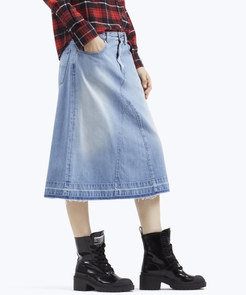 MARC JACOBS（マークジェイコブス）の「DENIM SKIRT/ヴィンテージ インディゴ デニム スカート（デニムスカート・レディース・ライトインディゴブルー・24/25/26/27/28）」の4枚目の写真