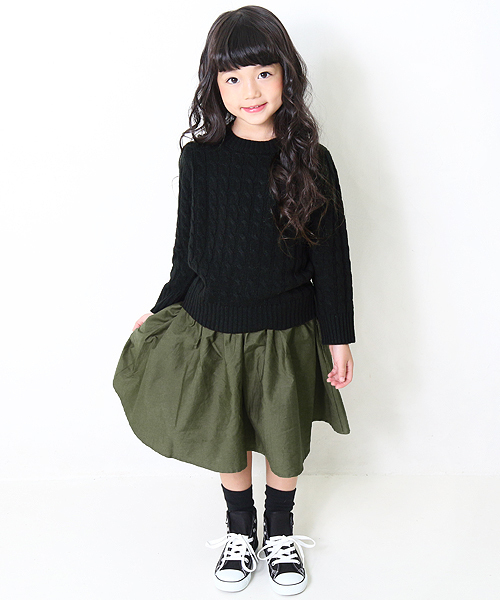 devirock（デビロック）の「ベーシックケーブルニット セーター（ニット/セーター・キッズ・オフホワイト/カーキ/イエロー系その他/スモークピンク/レンガ/ブラック/ネイビー/モカ/ピンク系その他・110cm/120cm/140cm/150cm/130cm/160cm/100cm）」の11枚目の写真