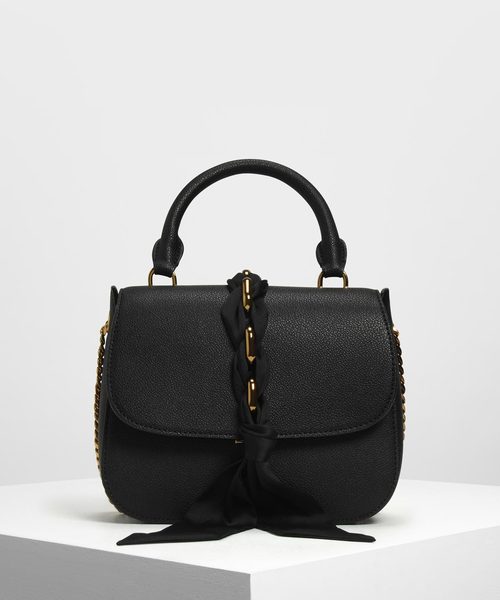 CHARLES & KEITH(チャールズ & キース)の「ブレードリボン トップハンドルバッグ / Braided Ribbon Top Handle Bag(ハンドバッグ・レディース・ブラック/ライトピンク/プラム・M)」の2枚目の写真