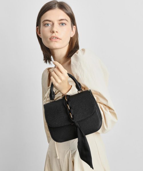 CHARLES & KEITH(チャールズ & キース)の「ブレードリボン トップハンドルバッグ / Braided Ribbon Top Handle Bag(ハンドバッグ・レディース・ブラック/ライトピンク/プラム・M)」の17枚目の写真
