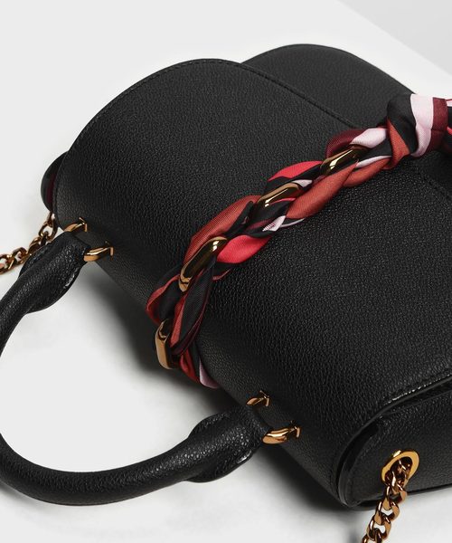 CHARLES & KEITH(チャールズ & キース)の「ブレードリボン トップハンドルバッグ / Braided Ribbon Top Handle Bag(ハンドバッグ・レディース・ブラック/ライトピンク/プラム・M)」の9枚目の写真